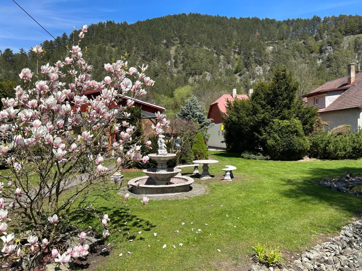 Penzion Encian Blatnica Экстерьер фото