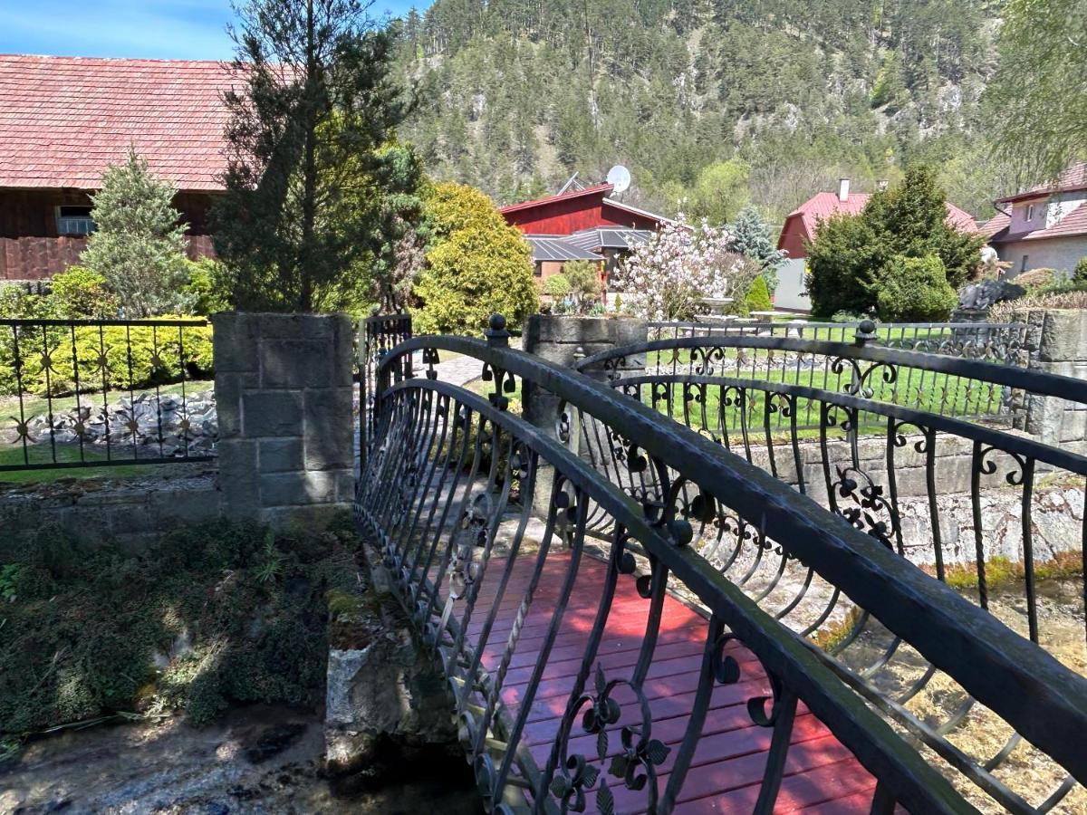 Penzion Encian Blatnica Экстерьер фото